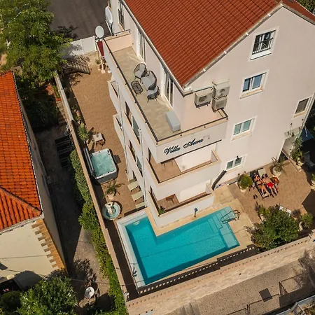 Aura - Comfort 7 With Shared Swimming Pool