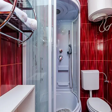 아파트 Aura - Comfort 7 With Shared Swimming Pool *