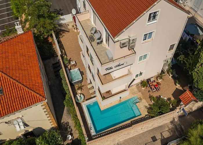 Aura - Comfort 7 With Shared Swimming Pool