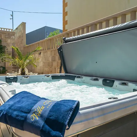 Διαμέρισμα Aura - Comfort 7 With Shared Swimming Pool