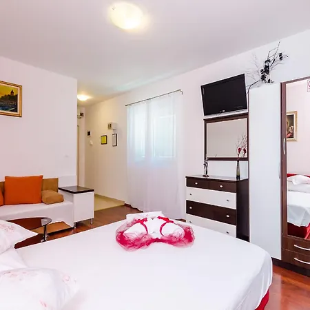 Aura - Comfort 7 With Shared Swimming Pool Διαμέρισμα