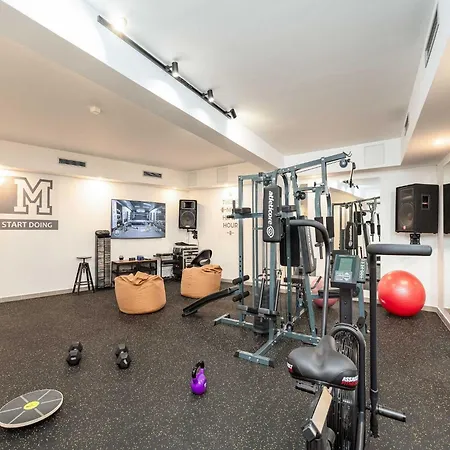 Aura - Comfort 7 With Shared Swimming Pool Apartment *