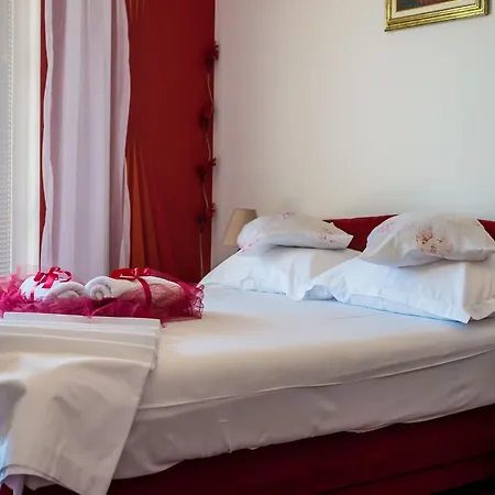 Apartment Aura - Comfort 7 With Shared Swimming Pool