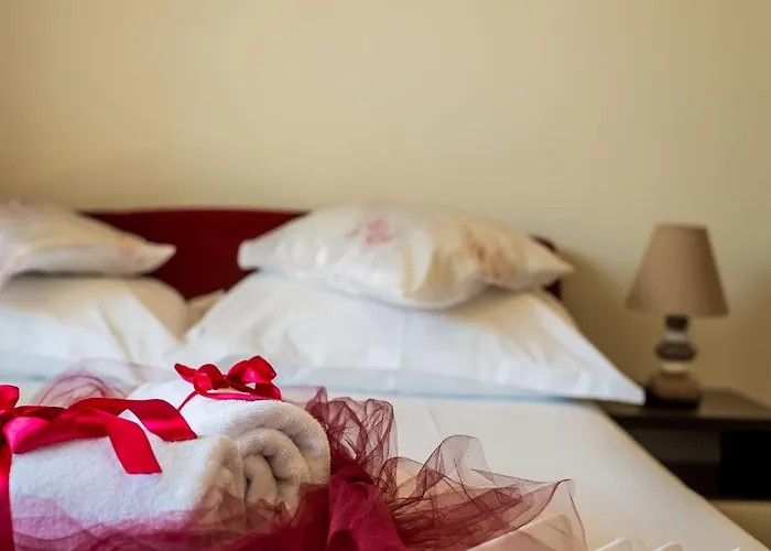 Aura - Comfort 7 With Shared Swimming Pool *