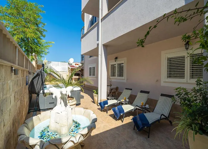 Apartmán Aura - Comfort 7 With Shared Swimming Pool