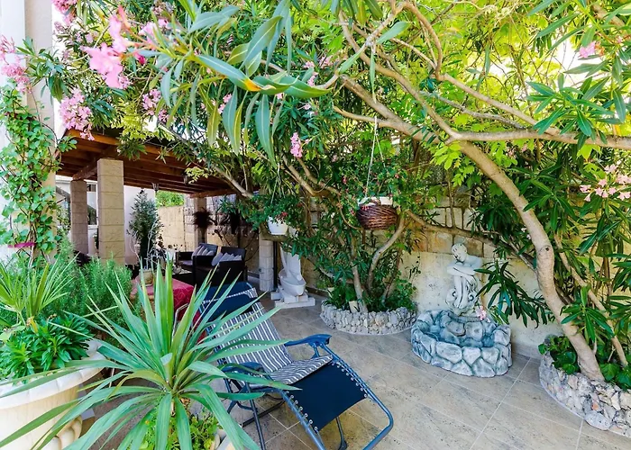 Apartmán Aura - Comfort 7 With Shared Swimming Pool